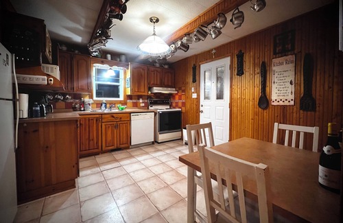 Pontiac Ski Chalet | Fantastic view cosy retreat by the river with forests and swamps to explore.