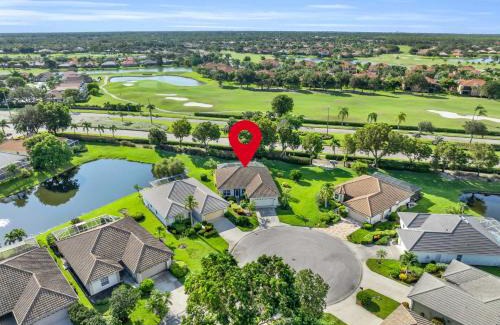 Falcons Glen House | Fantastic Weekly Rental Pool Home in Falcons Glen of Lely - Naples, Florida!