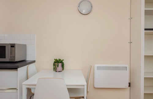 Cathedrals Condo | Fantastically Located 1BD Flag in Central London