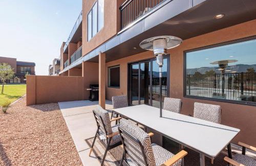 St. George House | Far Above Par