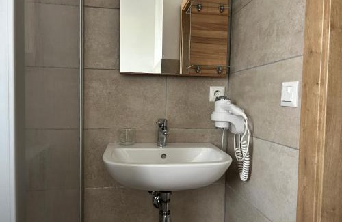 Kremsmuenster Apartment | FarawayHomes Aparthotel Krems