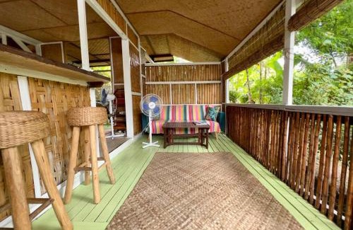 Punaauia House | Fare Oa'oa - Polynesian Bungalow w Beach Access