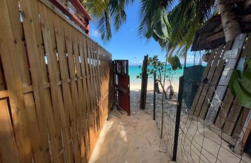 Punaauia House | Fare Oa'oa - Polynesian Bungalow w Beach Access