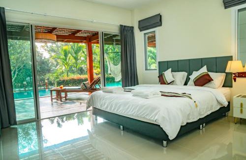 Chom Thong Hotel | Farinda Resort & Pool Villa