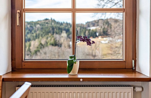 Collalbo Apartment | Farm 'Alpin Farm Linde' with Mountain View, Shared Garden and Wi-Fi