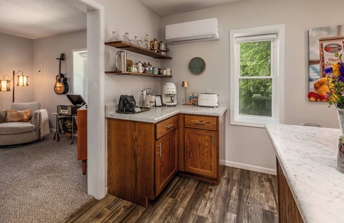 Alto Pass House | Farm Cottage at Rendleman Orchards