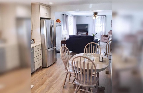 Middlebury House | Farm Country Amish Country Newly Renovated