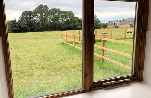 Wickhamford Cottage | Farm End Cottage - sleeps 2 guests in 1 bedroom