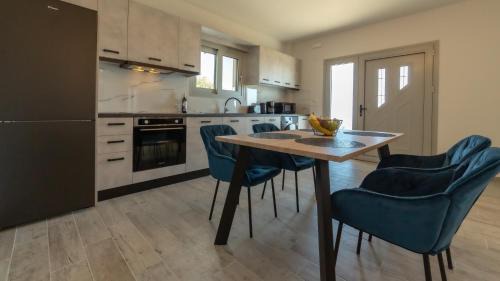 Mousata Apartment | Farm House
