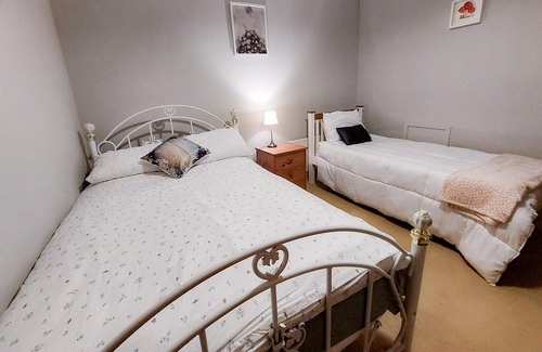 Frenchpark House | Farm View Cottage Castlerea