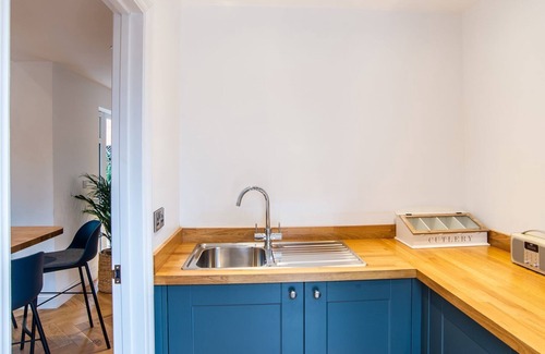 Somerby Cottage | FARM VIEW HOUSE, pet friendly, with hot tub in Somerby