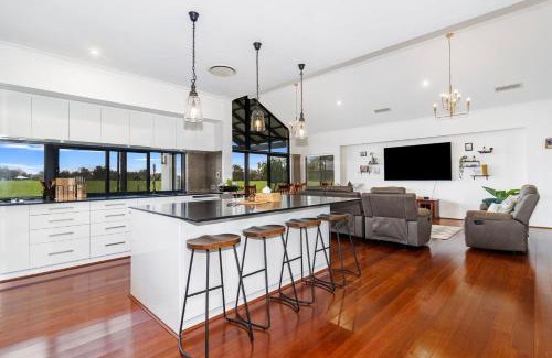Bovell House | Farm View Retreat