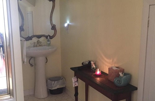 Live Oak Other | Farm/Woods stay, 3 miles from Live Oak