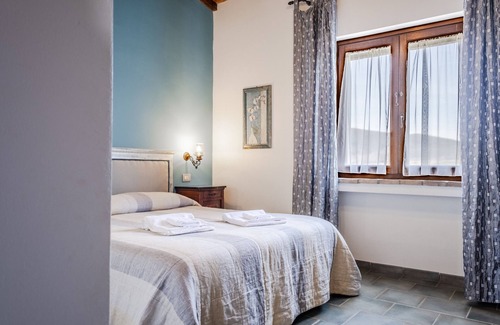 Manciano Other | Farmhouse 'Acqua - Agriturismo La Svolta' with Shared Garden, Wi-Fi and Air Conditioning
