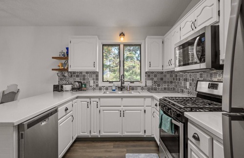Rogers Other | FarmHouse and Cabin like SetUp on 15+Acres.Dogs OK.Great for Groups and Couples.