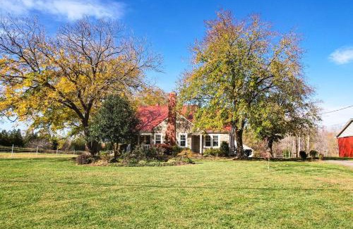 Browns Summit House | Farmhouse Cottage on 10 Acres Trails On-Site