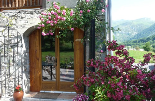 Campan Cottage | Farmhouse Gite In Beautiful Mountain Location, Heated Pool & Hot Tub.
