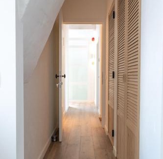 Hulste House | Farmhouse Hoeve Den Ast 5 separate bedrooms with bathrooms