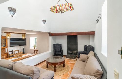 Priego de Cordoba House | Farmhouse in Andalusia near Tiñosa Peak