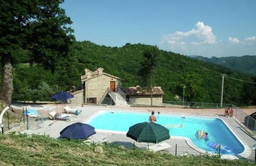 Mercatello sul Metauro House | Farmhouse in Marche with Pool and Views