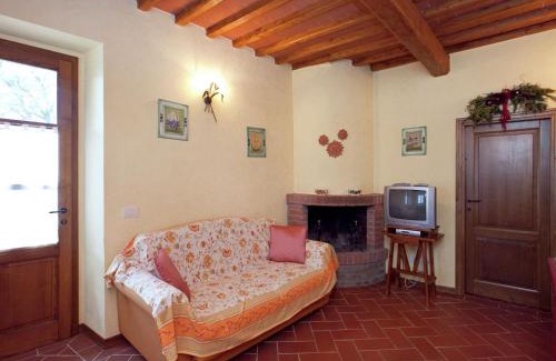 Loro Ciuffenna House | Farmhouse in Loro Ciuffenna with Pool & Garden