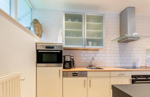 Megchelen House | Farmhouse in the Achterhoek with hot tub and beach volleyball