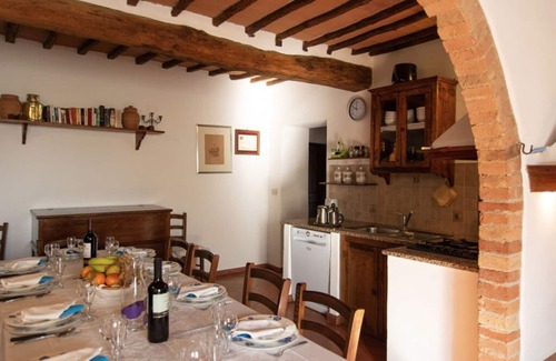 Murlo House | Farmhouse in the greenery of the Tuscany countryside with private pool and view