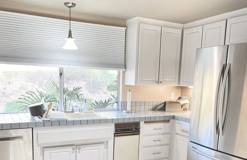 Kit Carson House | Farmhouse Oasis - Relax, Un-wind, Enjoy!