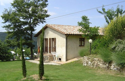 Castell'Azzara Other | Farmhouse 'Podere Le Ghiande, Granaio N°11' with Mountain View, Shared Pool and Wi-Fi