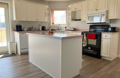 Sherwood Park Other | Farmhouse retreat, 10 mins from the city. Modern amenities in a country setting.