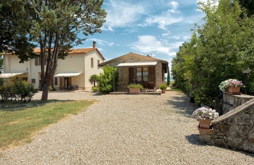 Gallina Apartment | Farmhouse with pool in the heart of Val d'Orcia - Apartment 3 + 1