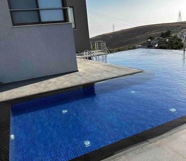 Suwailih Villa | Farmhouse with Pool and Breathtaking Views