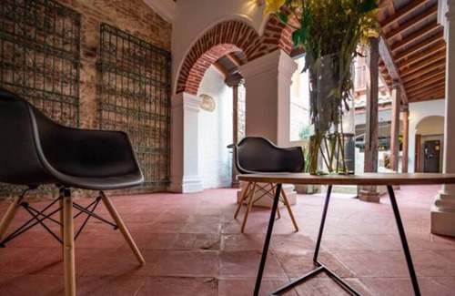 Cartagena Walled City House | Fascinating Casa Trinitarias in Walled City / Pool