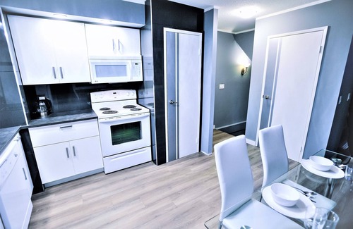 Winnipeg House | Fast CHECK-IN 3 Bedrooms & 3 Beds, Luxury House.