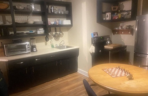 Dartmouth Apartment | Fast internet free parking Havrour view Dalhousie close