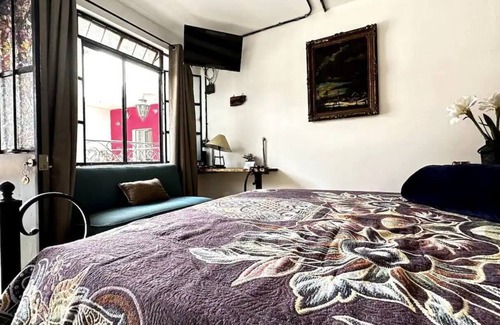 San Pedro Tlaquepaque Hotel | Fast Wi-fi Central Location Self-Check-In Secure