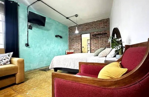Guadalajara Hotel | Fast Wi-Fi Rooftop Lounge Washer Parián Secure