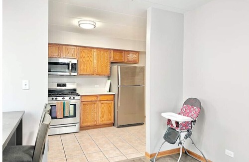 Hickory Hills Apartment | Fast Wi-Fi/4KTV/Free parking/Comfy beds/Getaway