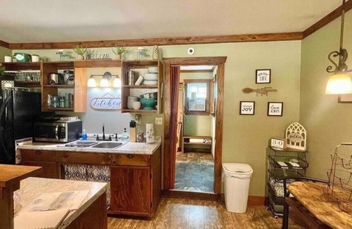 Independence House | FAST WI-FI Sardis Lake Cabin
