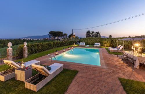 Capannori Villa | Fattoria Camigliano, Luxury Farmhouse with Pool inside a Wine Estate