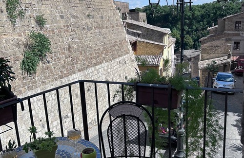 San Michele in Teverina House | Favor in the village with Jacuzzi