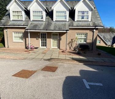 Inchmarlo House | Favour