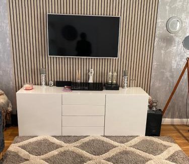 Inchmarlo House | Favour
