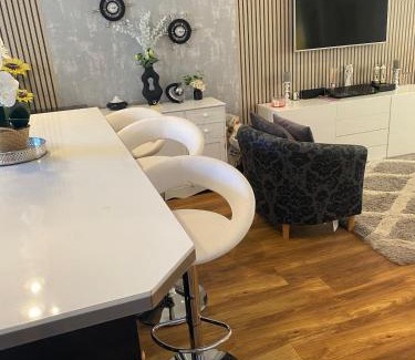 Inchmarlo House | Favour