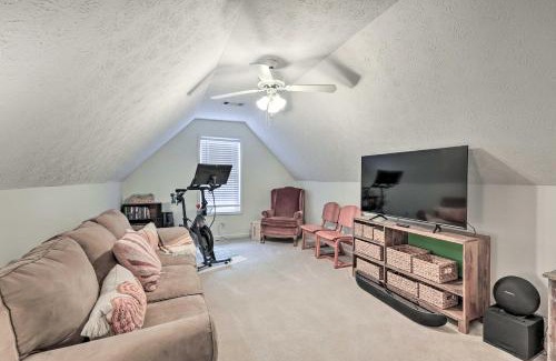 Fayetteville House | Fayetteville Retreat with Hot Tub and Fenced Yard