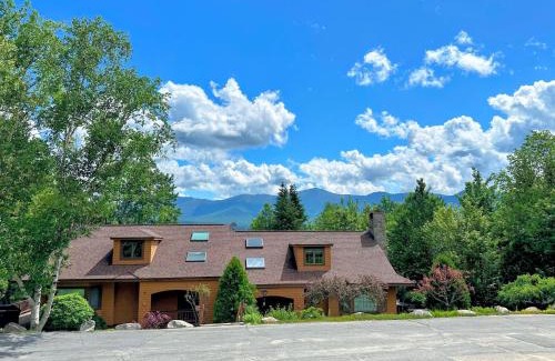 Bretton Woods Apartment | FC17 Stylishly renovated Forest Cottage walk to Bretton Woods ski trails wifi cable ping pong