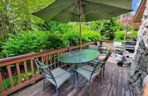 Bretton Woods Apartment | FC17 Stylishly renovated Forest Cottage walk to Bretton Woods ski trails wifi cable ping pong