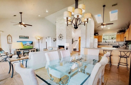 Briarcliff House | Feed the deer w/Lake Travis views & open Boat Ramp