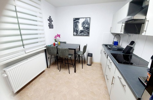 Landstuhl Apartment | Feel at home in my modern art studio apartment!