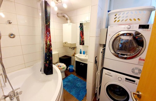 Landstuhl Apartment | Feel at home in my modern art studio apartment!